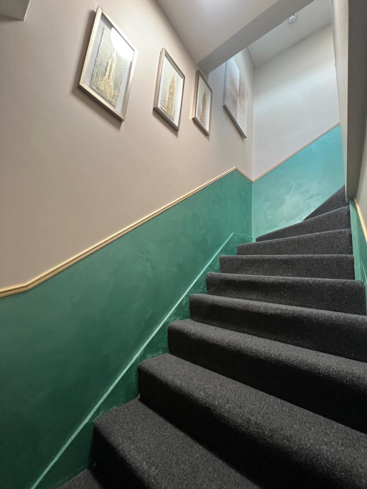Paragraph Palmers Green Buitenkant foto