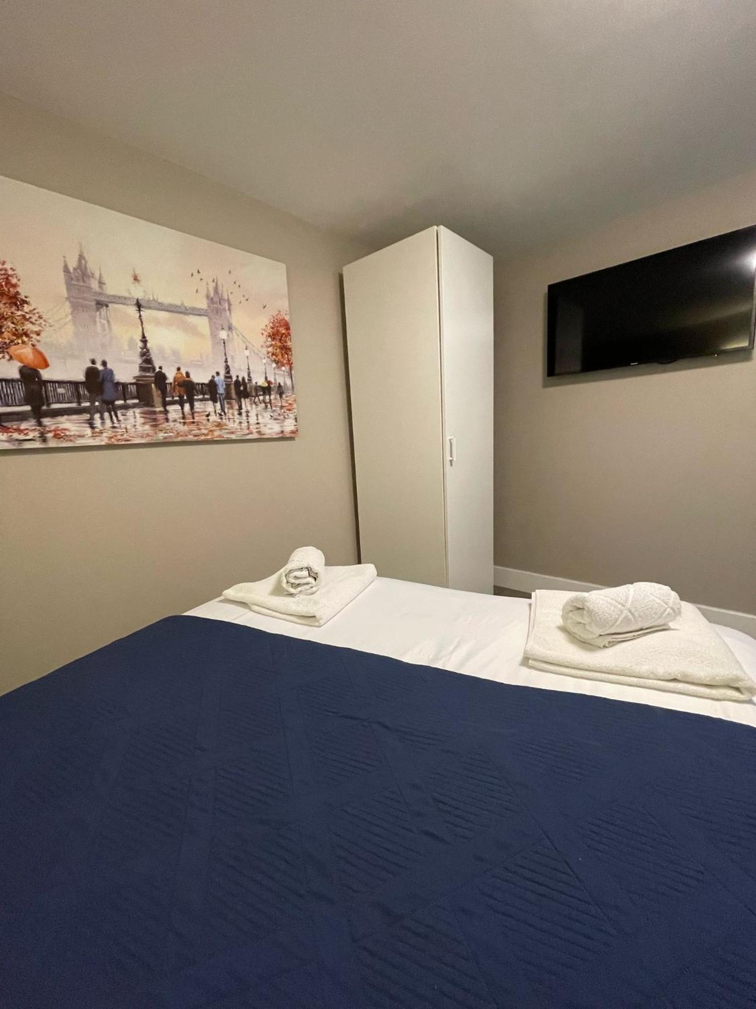 Paragraph Palmers Green Buitenkant foto