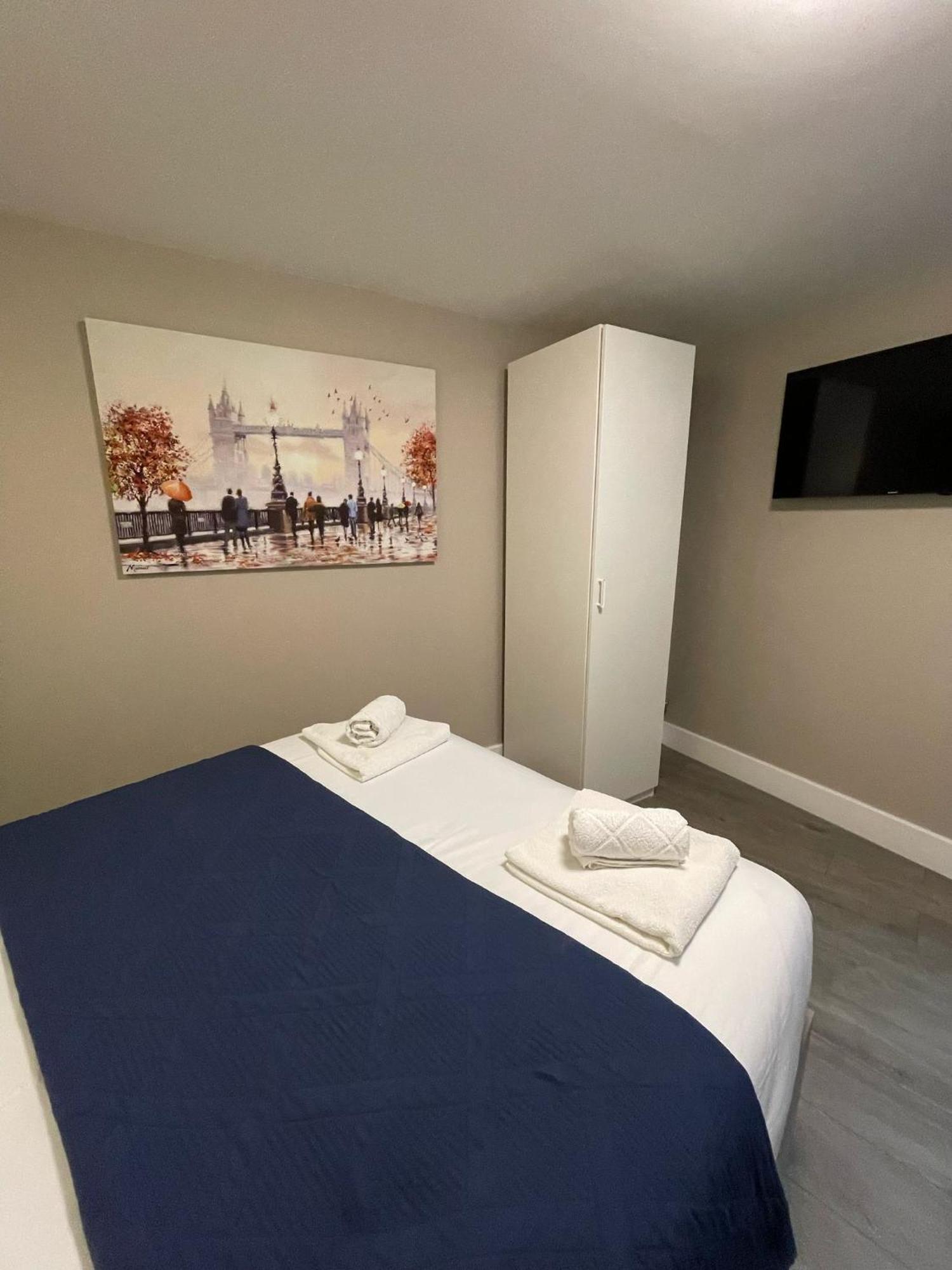 Paragraph Palmers Green Buitenkant foto